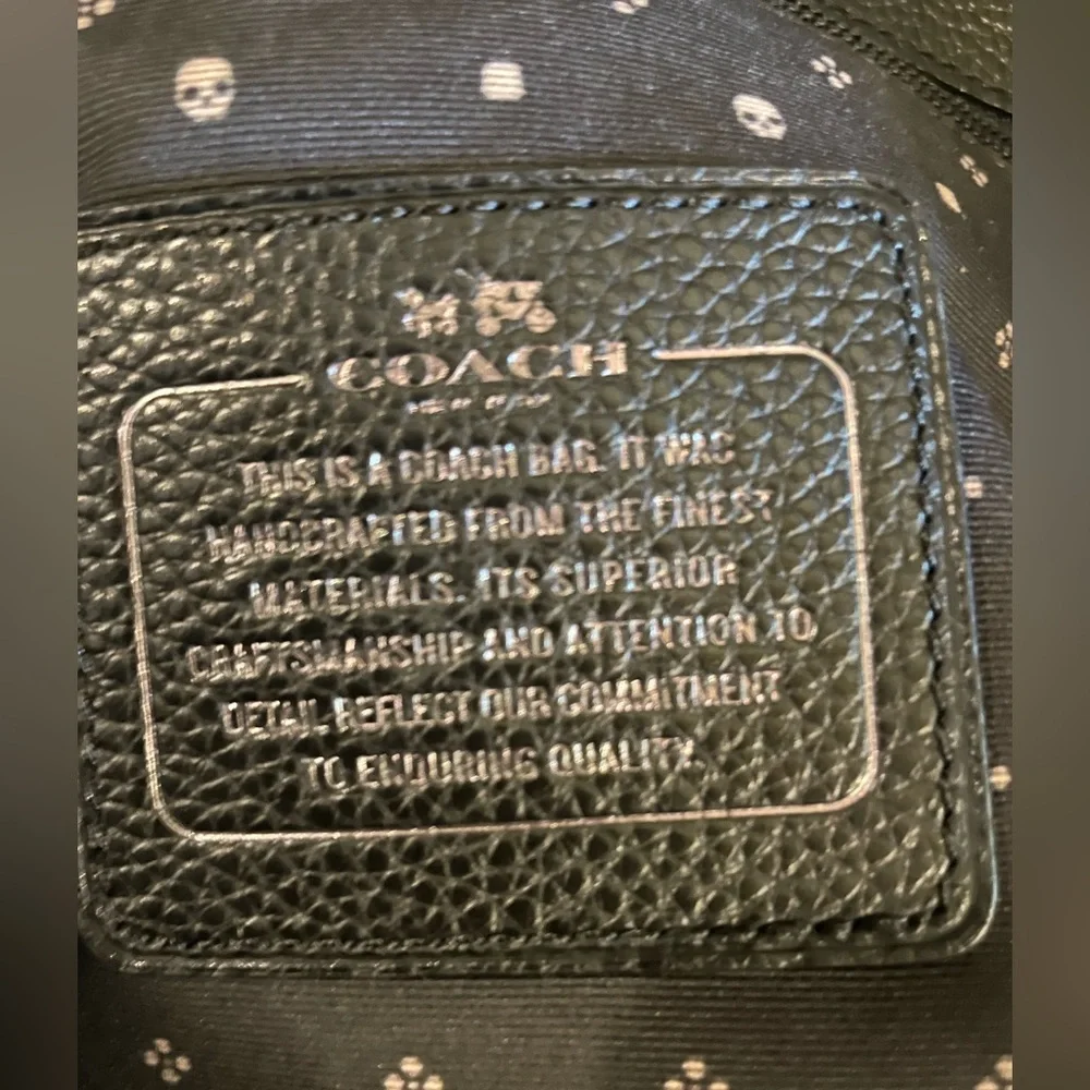 COACH Skull Bandana Print Market Leather Tote W/UNBRANDED Striped Scarf Accent - Picture 8 of 17